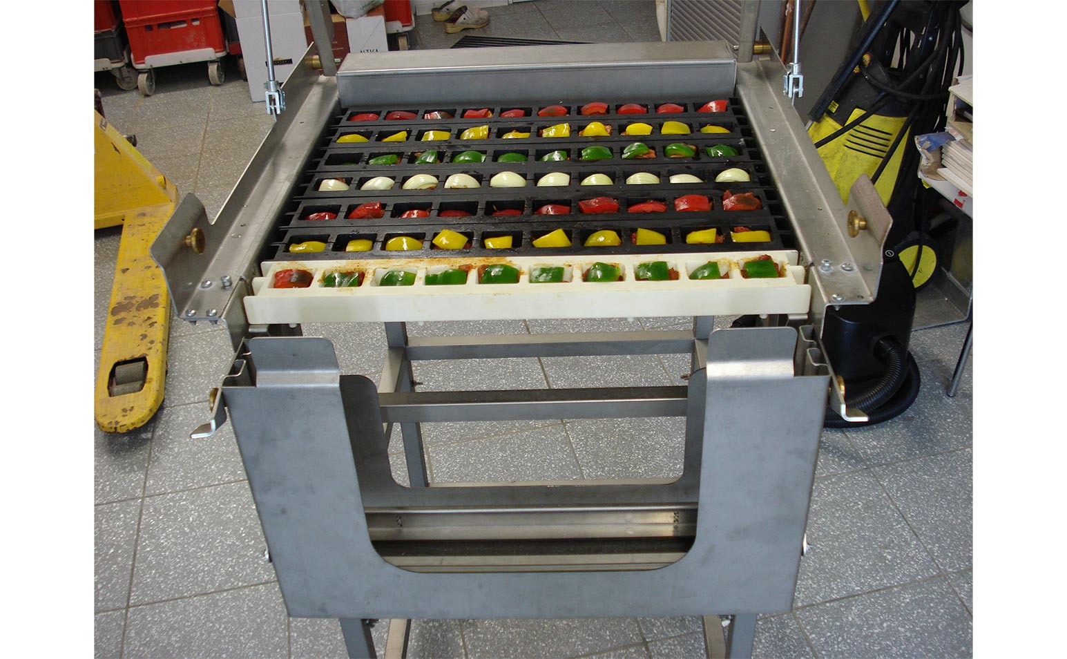 Geschiedenis PINTRO - idee eerste spiesmachine